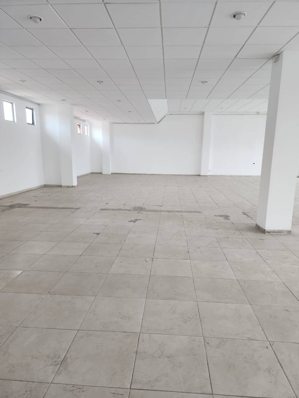 #MJ3172 - Local Comercial para Alquiler en Cuenca - A