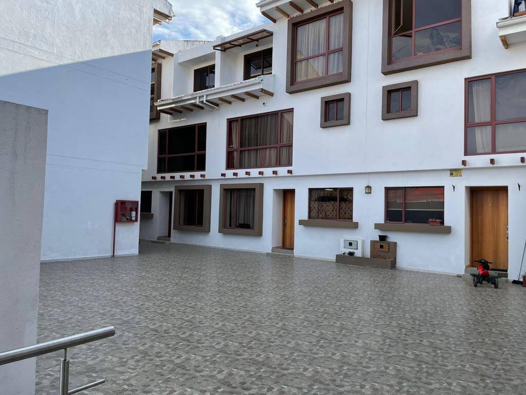 #MJ3192 - Casa para Venta en Cuenca - A