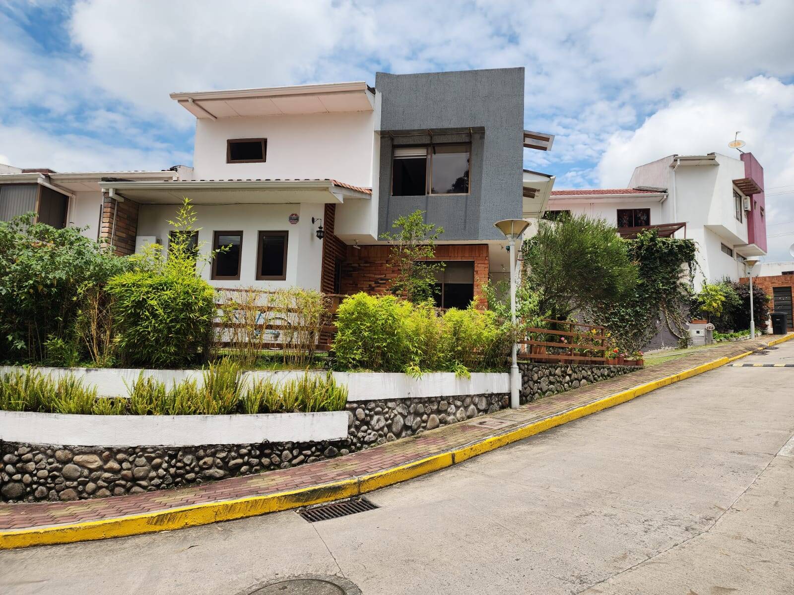 #MJ3229 - Casa para Venta en Cuenca - A