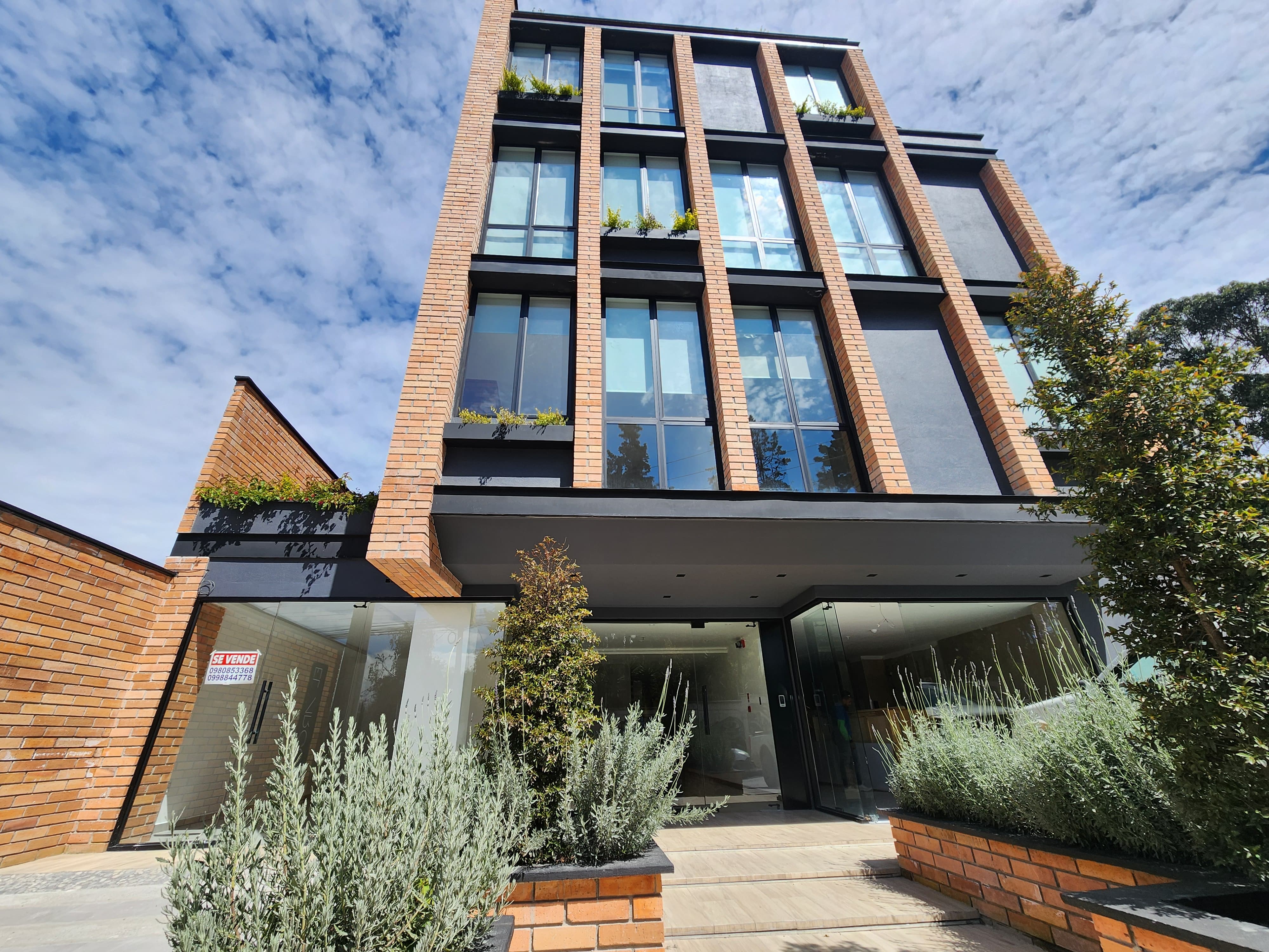 #MJ3246 - Local Comercial para Venta en Cuenca - A