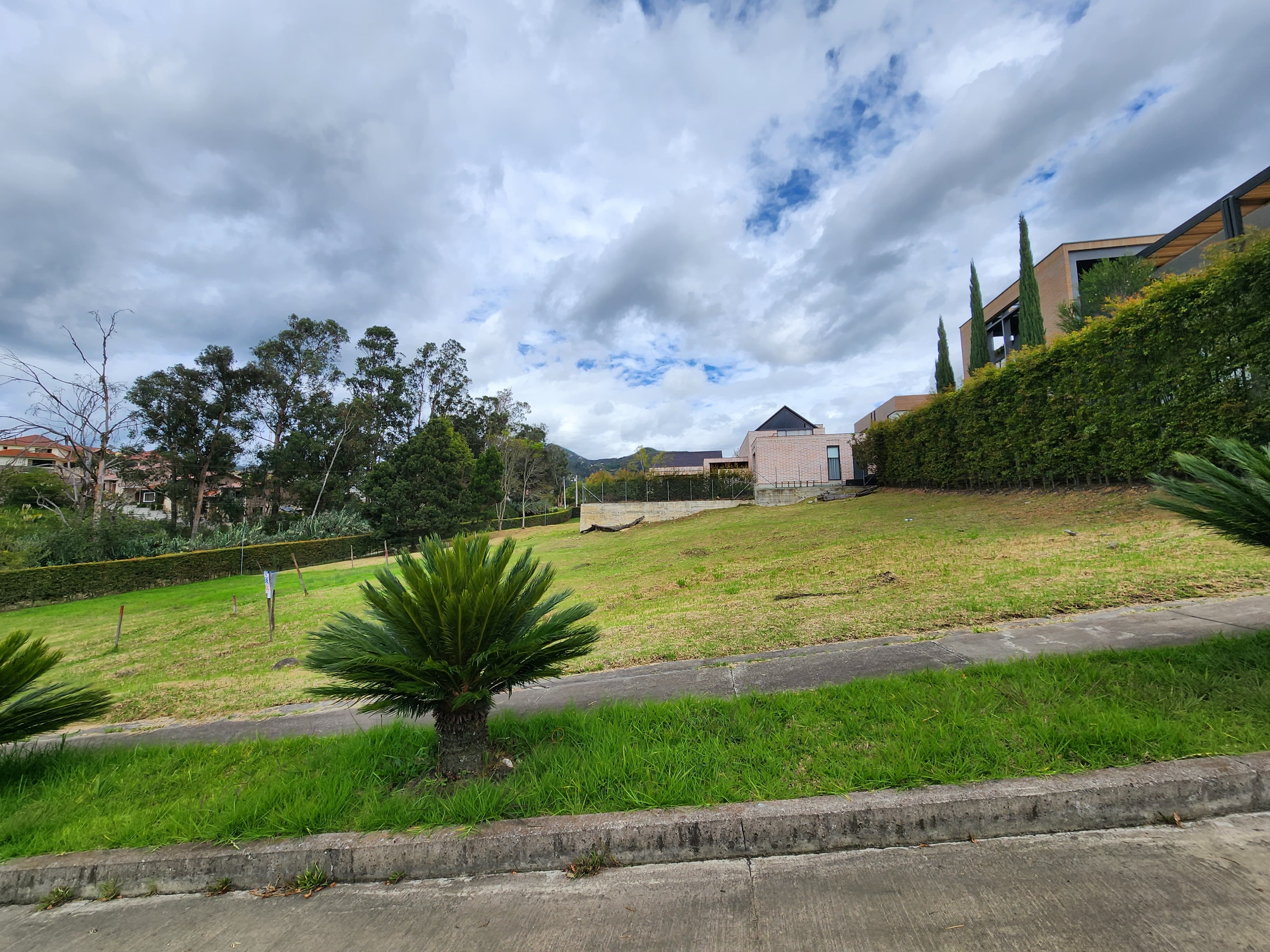 #MJ3253 - Terreno para Venta en Cuenca - A