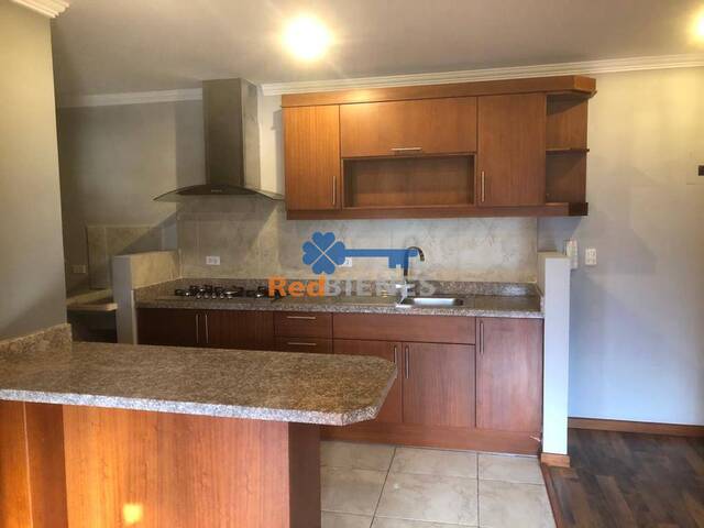 Venta en Av. 1 de Mayo - Cuenca