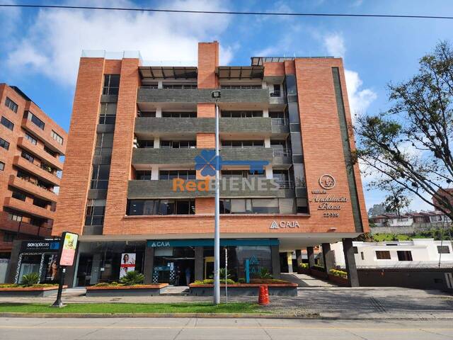 Venta en Redondel Eloy Alfaro - Cuenca