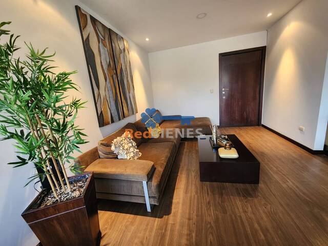 Venta en Av. Ordóñez Lasso - Cuenca