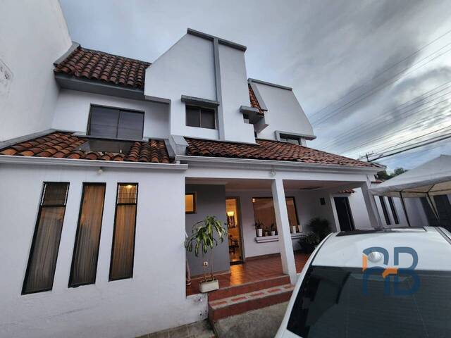 #MJ2962 - Casa para Venta en Cuenca - A