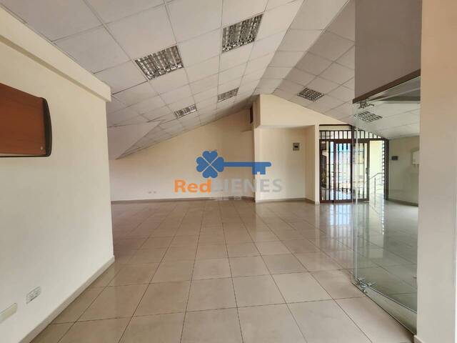 Venta en Av. 10 de Agosto - Cuenca