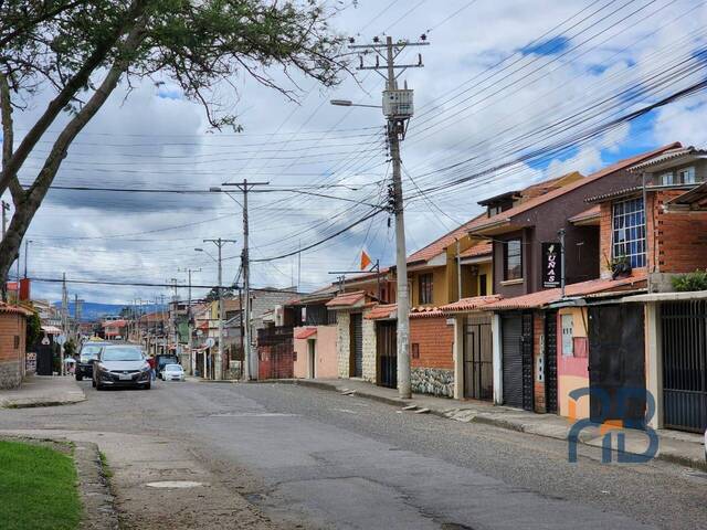 Casa para Venta en Cuenca - 1