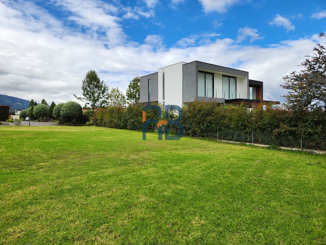 Terreno para Venta en Cuenca - 4