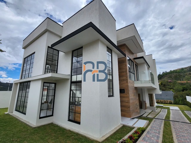#MJ3255 - Casa para Venta en Cuenca - A