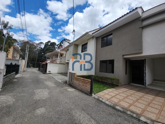 #MJ3279 - Casa para Venta en Cuenca - A