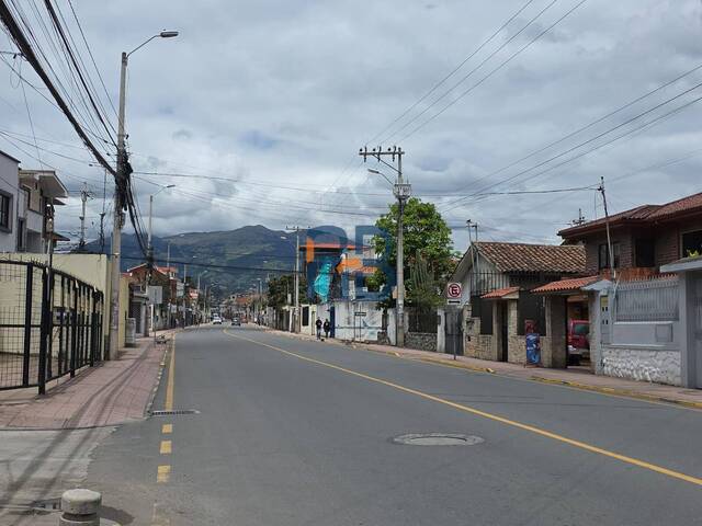 Terreno para Venta en Cuenca - 4