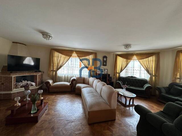 #MJ3286 - Casa para Venta en Cuenca - A
