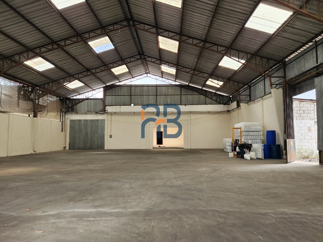 Bodega para Venta en Cuenca - 5