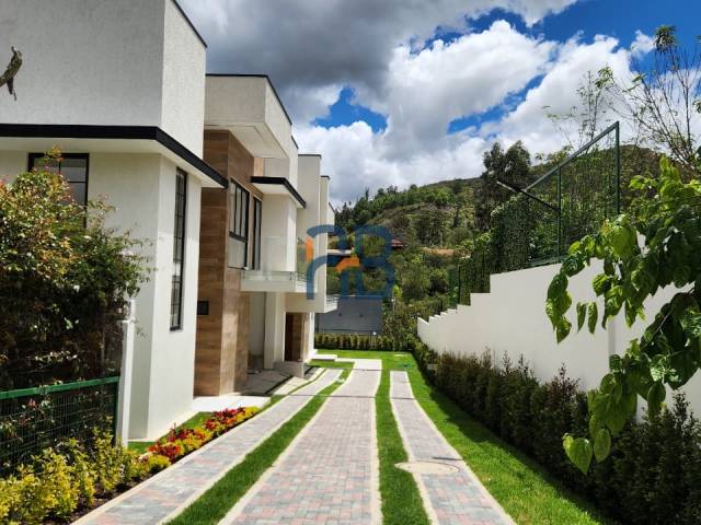 #MJ3287 - Casa para Venta en Cuenca - A