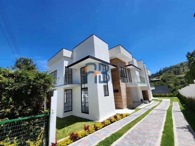 #MJ3287 - Casa para Venta en Cuenca - A