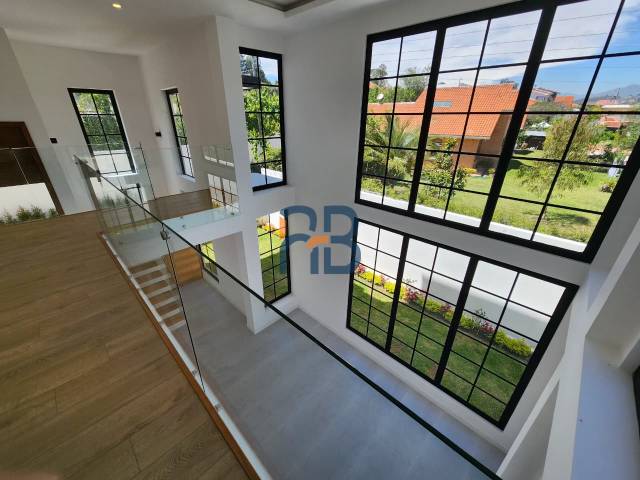 #MJ3287 - Casa para Venta en Cuenca - A