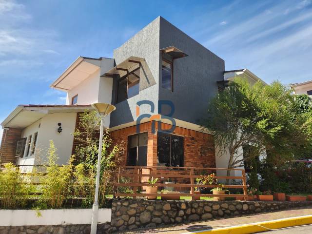 #MJ3229 - Casa para Venta en Cuenca - A