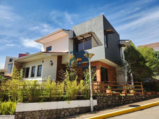 #MJ3229 - Casa para Venta en Cuenca - A