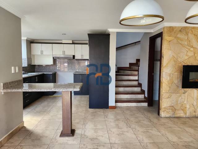 Casa para Venta en Cuenca - 5