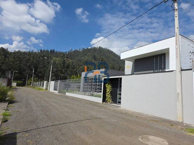 #MJ3293 - Terreno para Venta en Cuenca - A