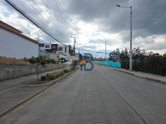 Terreno para Venta en Cuenca - 4