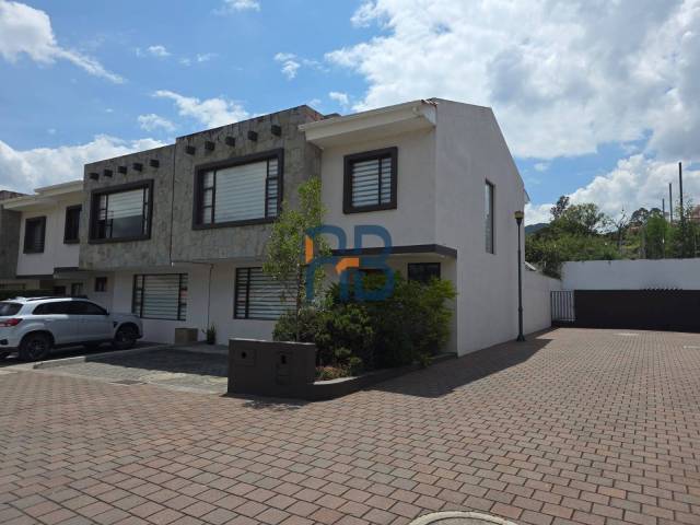 #MJ3296 - Casa para Venta en Cuenca - A