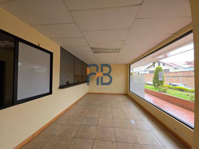 Alquiler en Av. 10 de Agosto - Cuenca