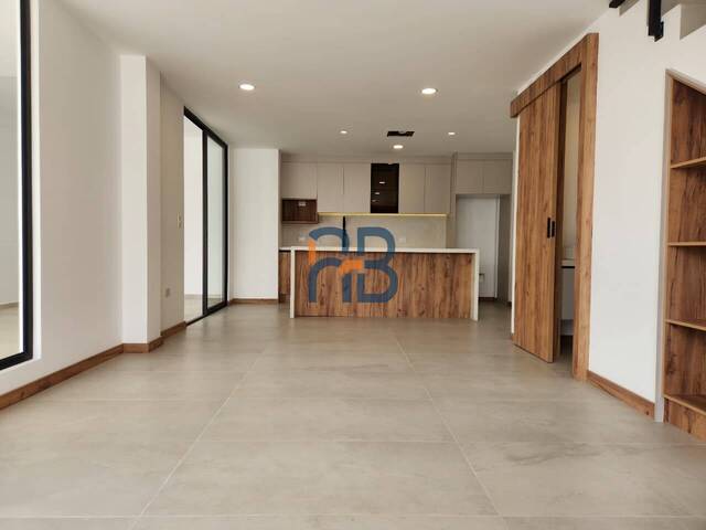 #MJ3327 - Casa para Venta en Cuenca - A