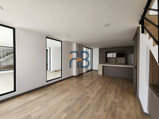 #MJ3332 - Casa para Venta en Cuenca - A