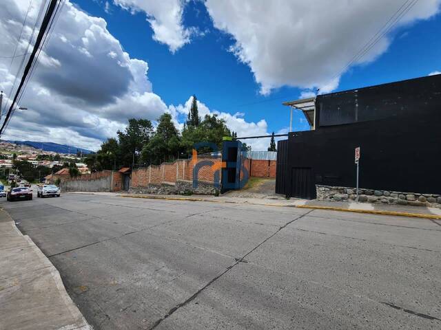 Terreno para Venta en Cuenca - 4
