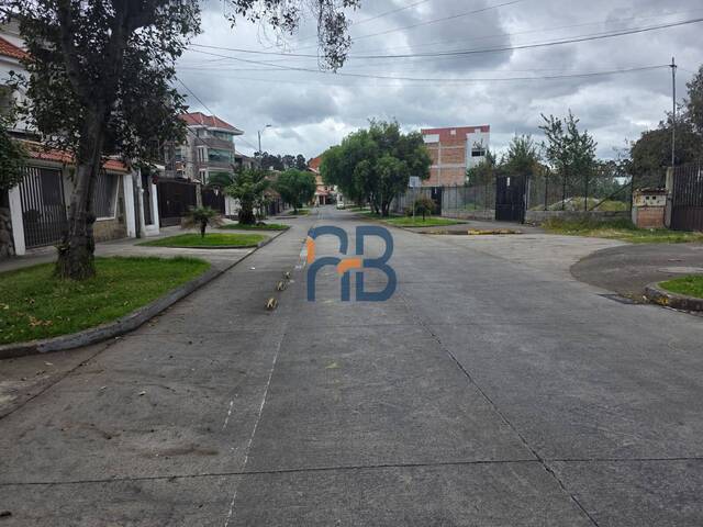 Terreno para Venta en Cuenca - 2