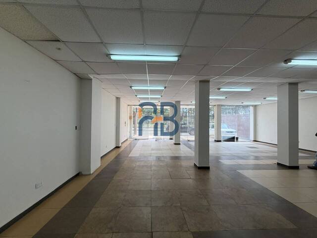#MJ3359 - Local Comercial para Venta en Cuenca - A
