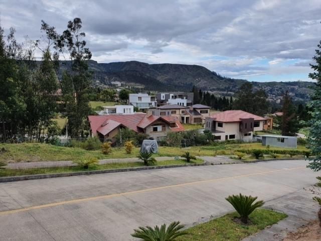 Terreno para Venta en Cuenca - 4