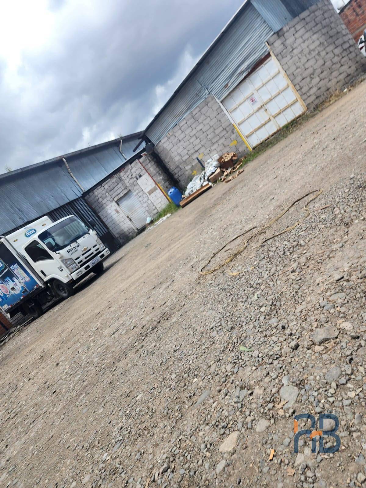 Se arrienda bodega cubierta en el Parque Industrial Cuenca