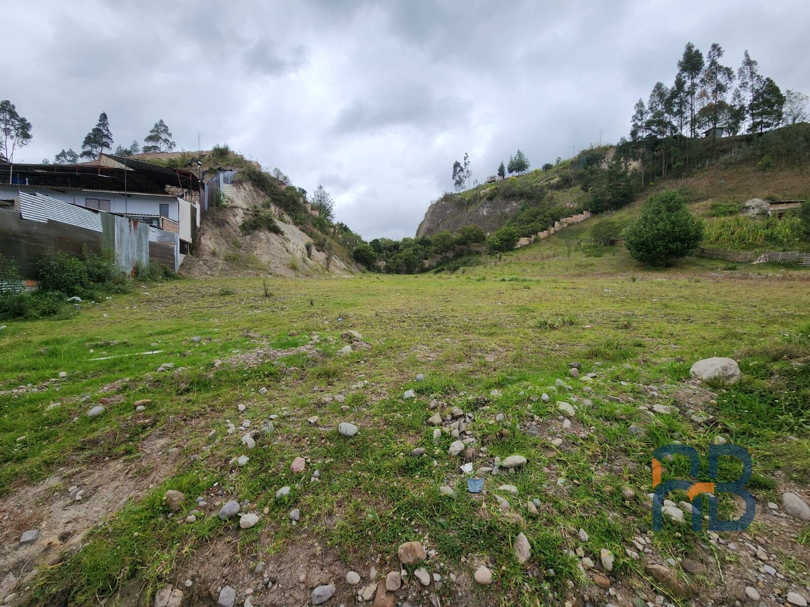 Terreno plano en venta en el sector de Turi