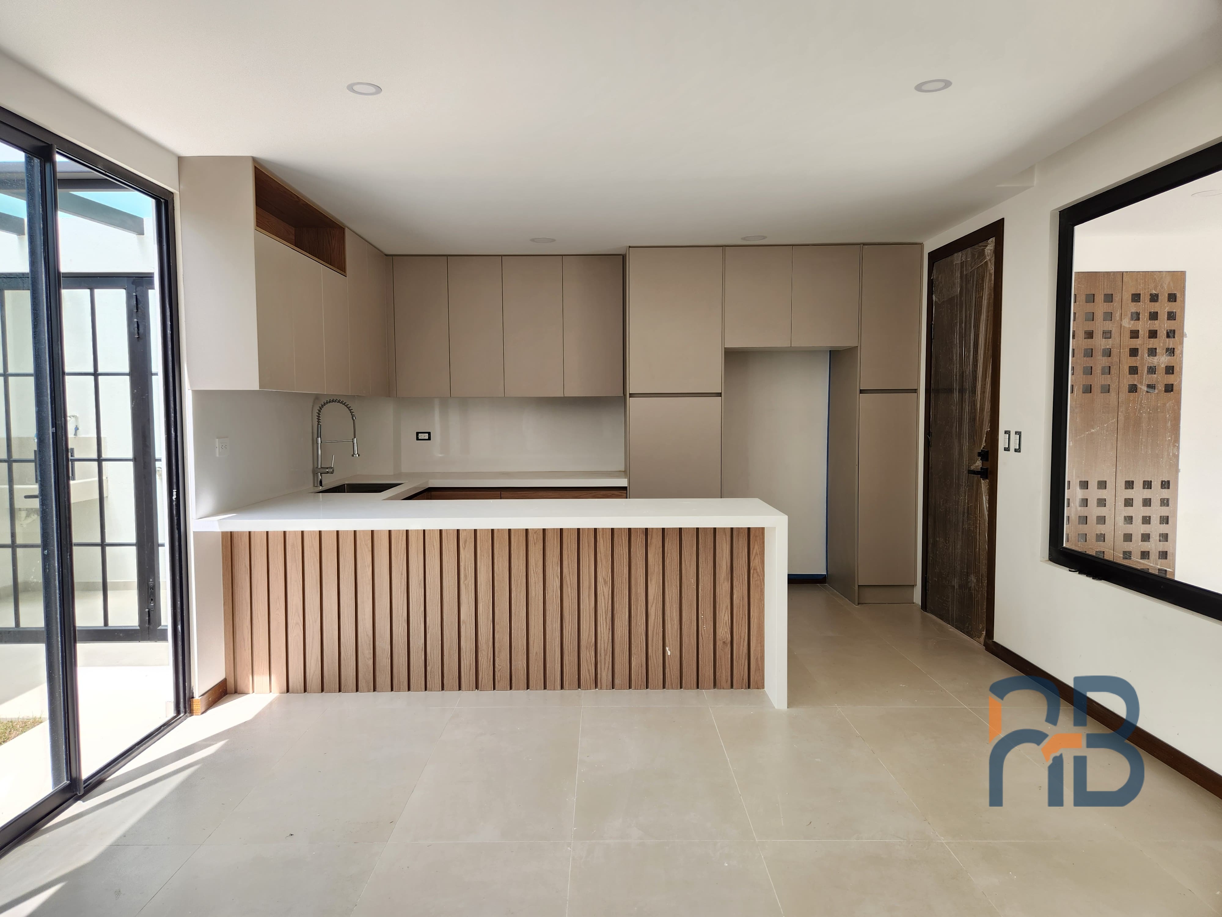 Casa en venta en condominio en Challuabamba lista para estrenar