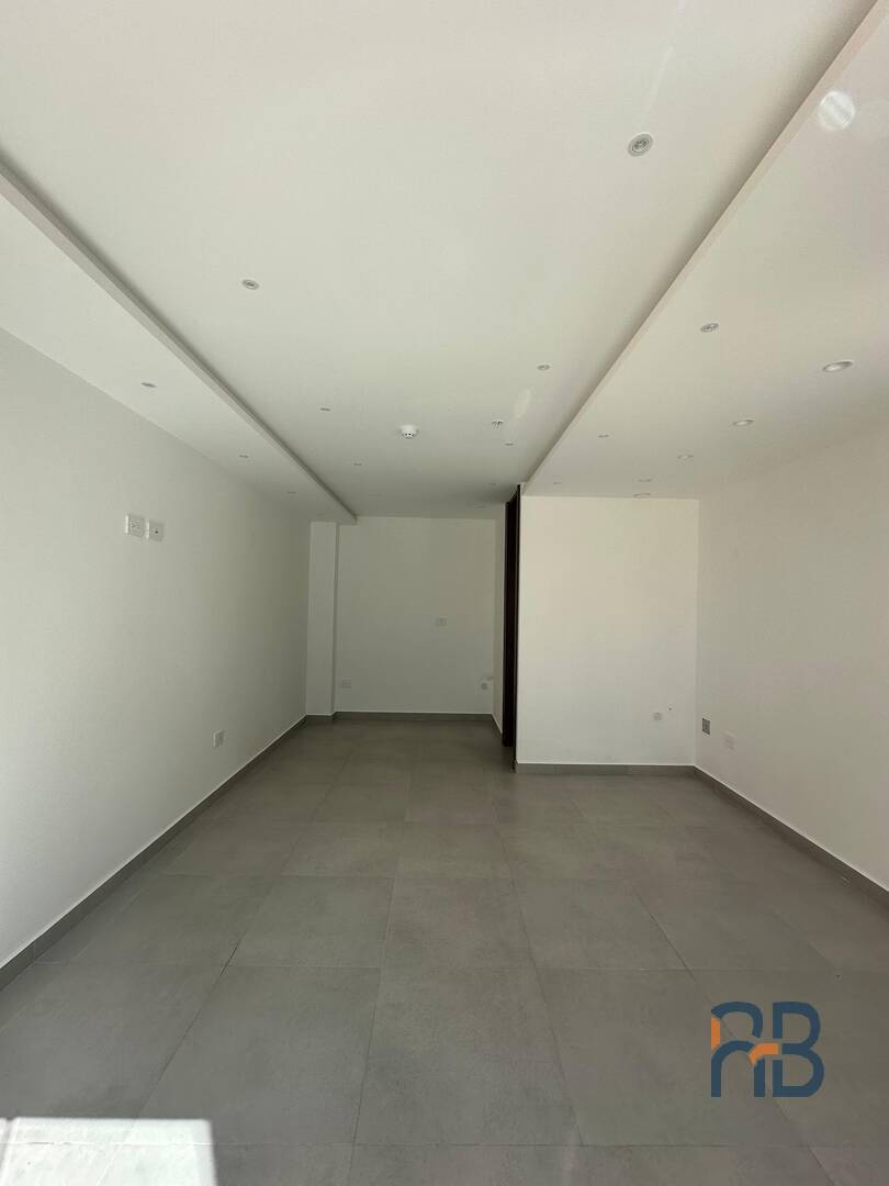 Local comercial en venta listo para instalar negocio en edificio nuevo