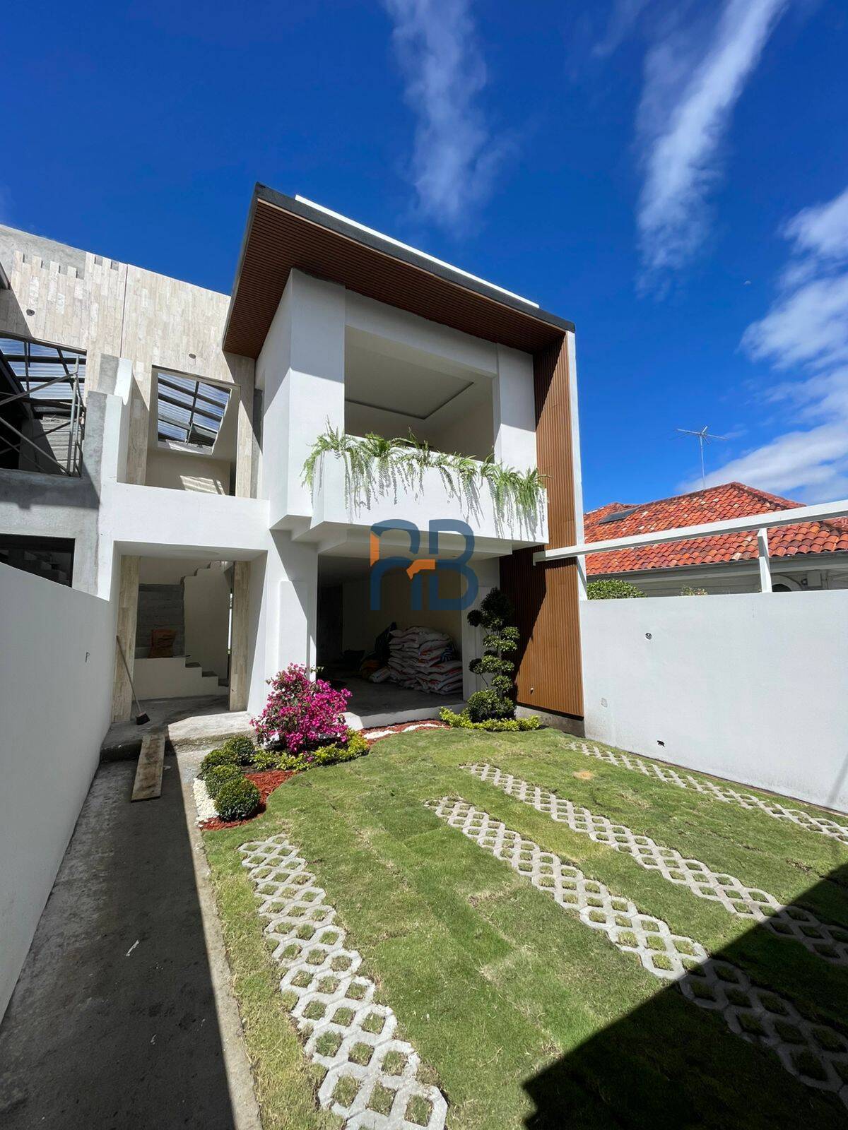 Casa en construcción en condominio en sector Jardines del Río