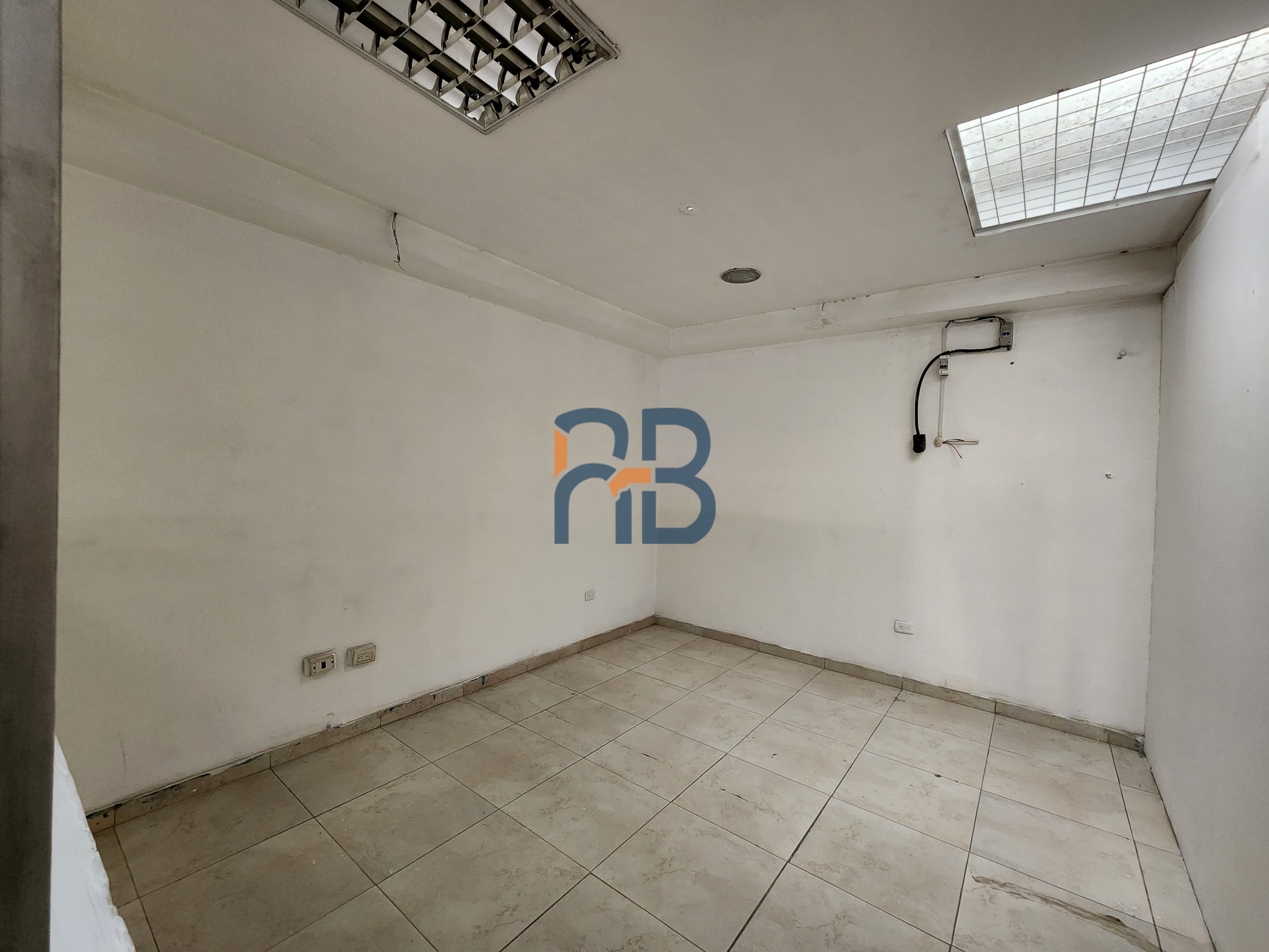 Local comercial en arriendo – Av. de las Américas, sector Gran Manzana